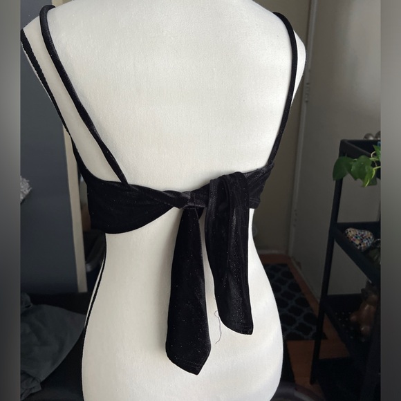 Black Velvet Crop Top with Tie Back - Picture 5 of 6